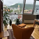 아파트 Large In The Middle Of The *